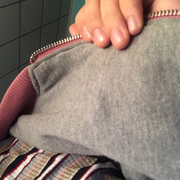 VICTORIA SECRET PINK WIND BREAKER - Picture 5 of 8